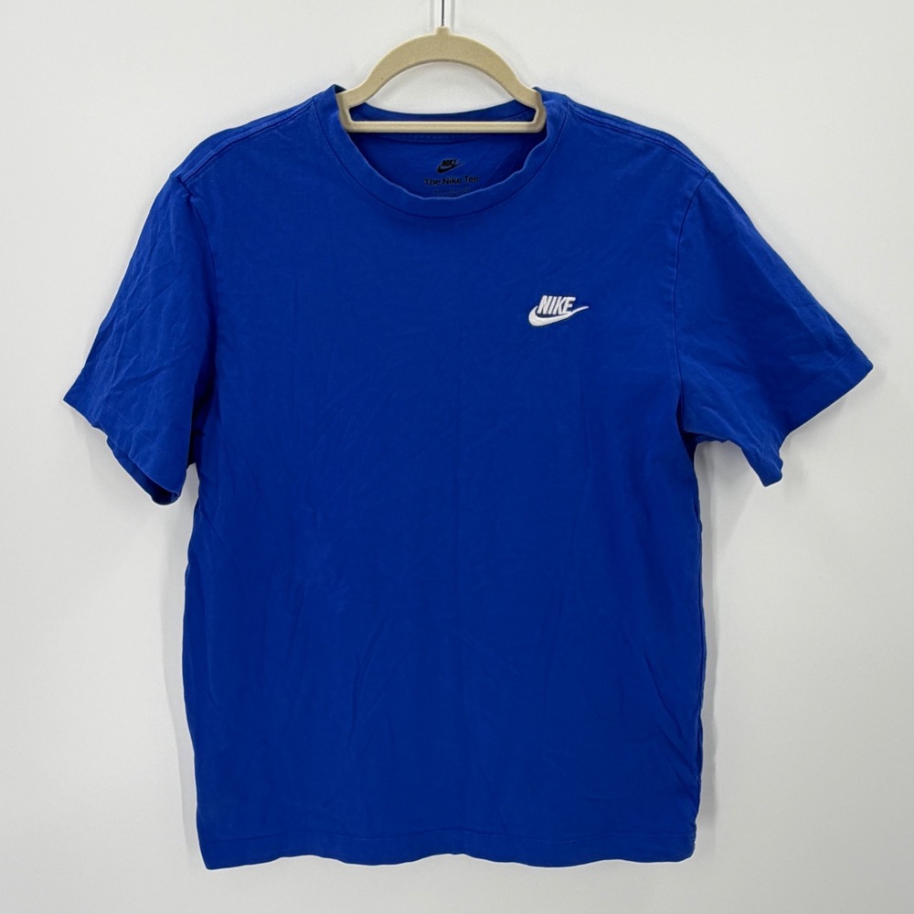 The Nike Tee T-Shirt Short Sleeve Size M Blue athletic casual cotton minimalist